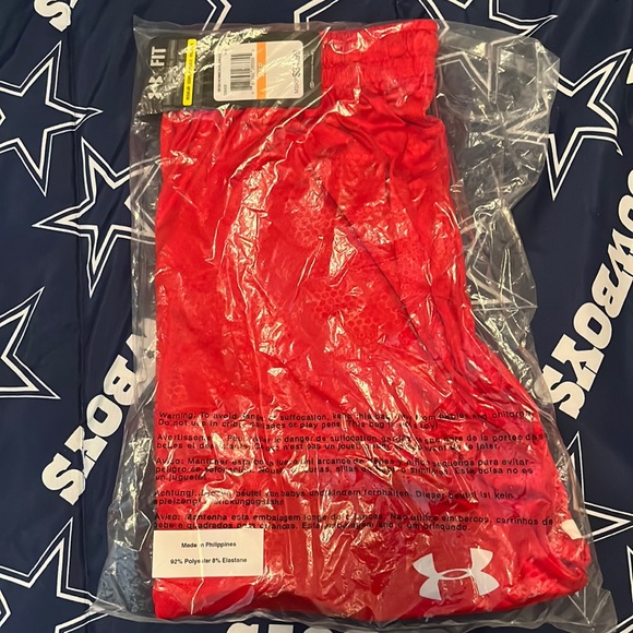 Brand new basketball shorts - Picture 1 of 2